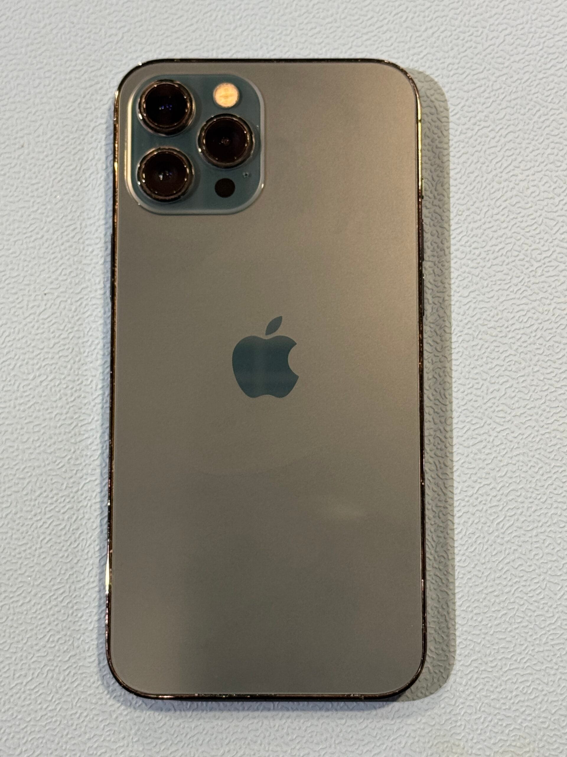 iPhone laadt niet op Schiedam